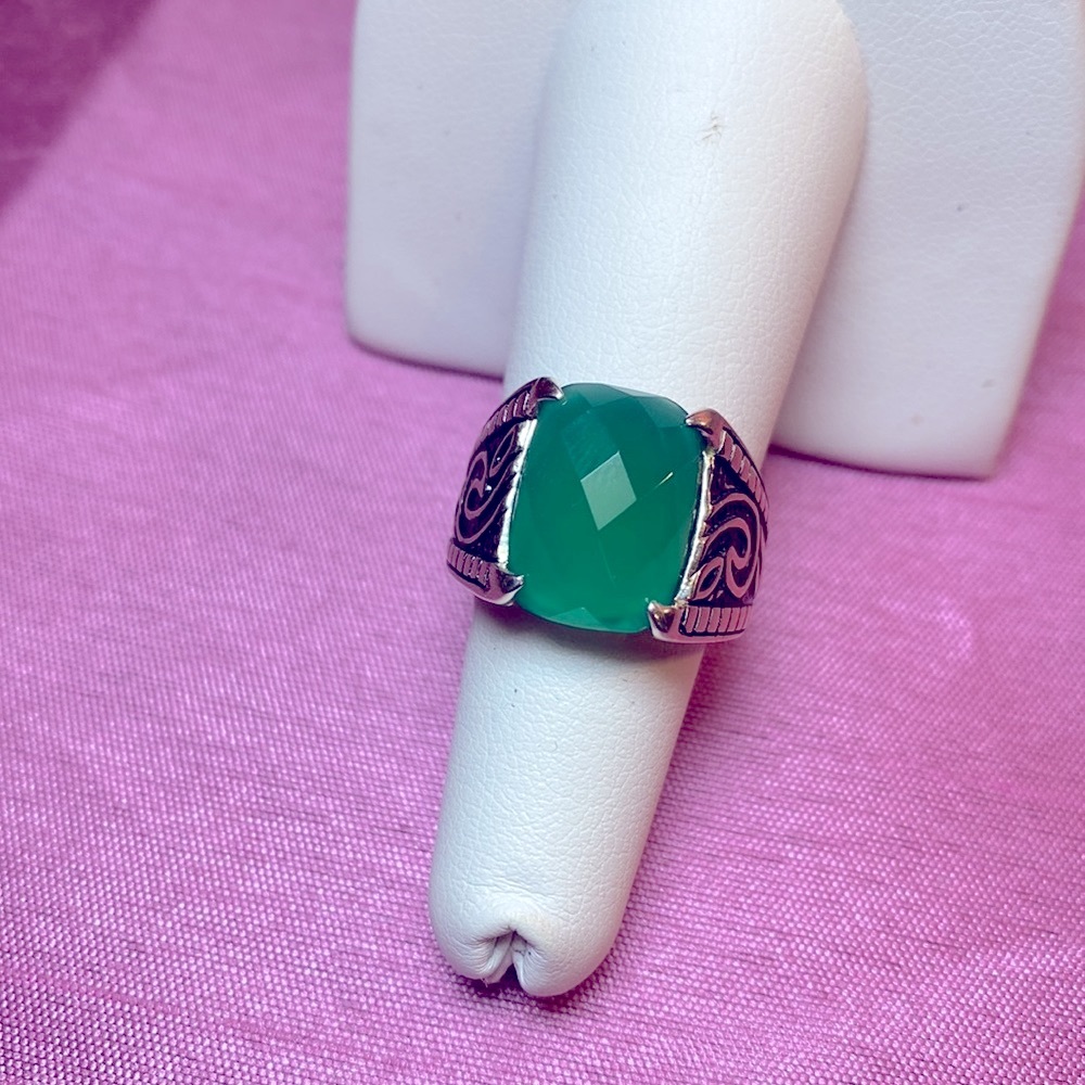 14x10mm Rectangular Cushion Cut Green Agate Ring